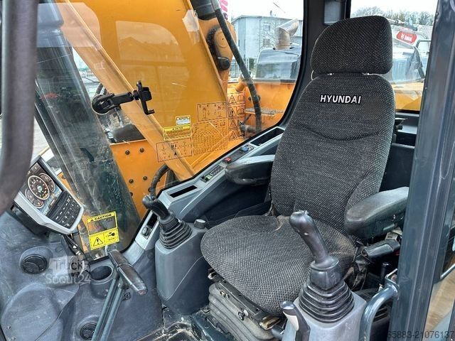 Excavatrice à chaînes HYUNDAI HX 235 LCR Kettenbagger 87.500 EUR / AC