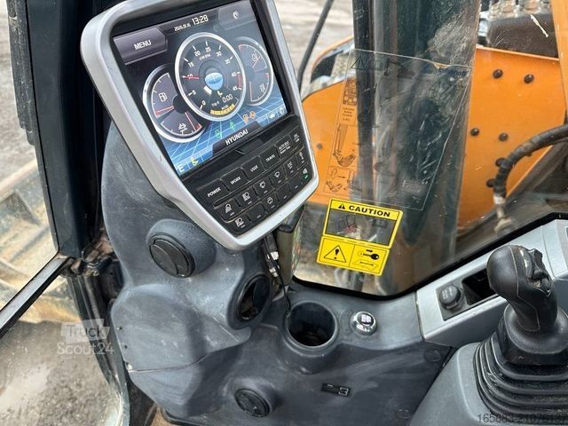 Excavatrice à chaînes HYUNDAI HX 235 LCR Kettenbagger 87.500 EUR / AC