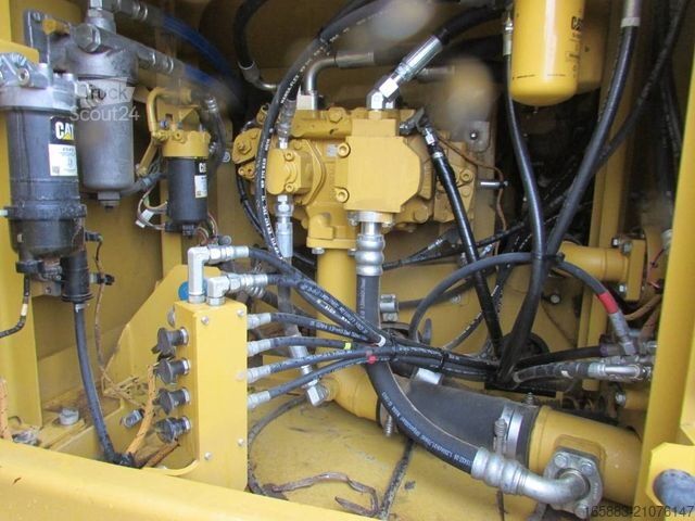 Excavatrice à chaînes CATERPILLAR 320 FL Kettenbagger 65.000 EUR