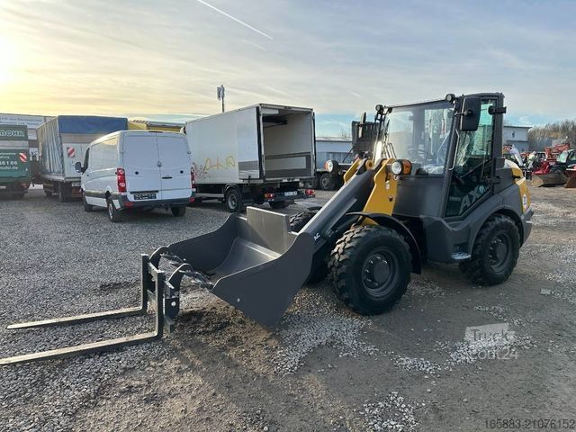 Încărcător pe roți MECALAC AX 700