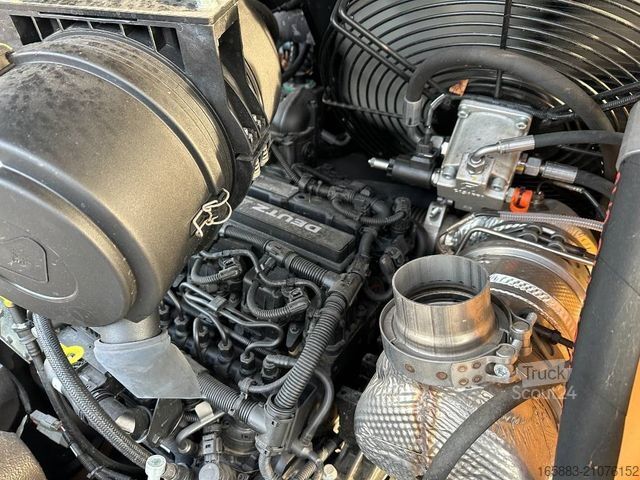 Încărcător pe roți MECALAC AX 700