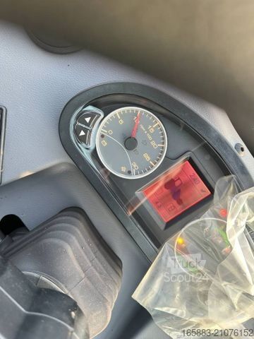 Încărcător pe roți MECALAC AX 700