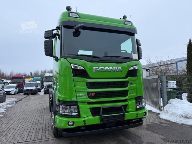 Kamyon şasisi SCANIA R 590 B6x4HB Fahrgestell/!NEU!/Retarder/VOLLLUFT