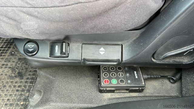 Вантажівка з відкритою платформою MAN TGL  12.250 Pritsche 7,2 m Klima Luftfederung