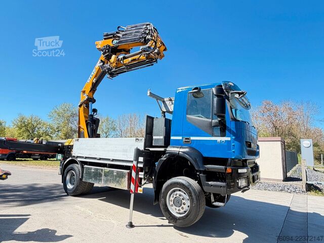 Avolava kuorma-auto IVECO Trakker 360 4x4 Pritsche Kran 27m AHK