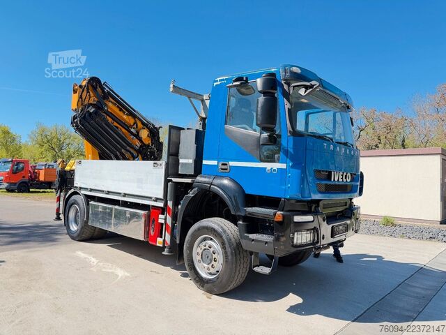 Avolava kuorma-auto IVECO Trakker 360 4x4 Pritsche Kran 27m AHK