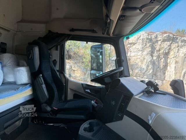 Sandučar kamion Mercedes-Benz Actros 1840