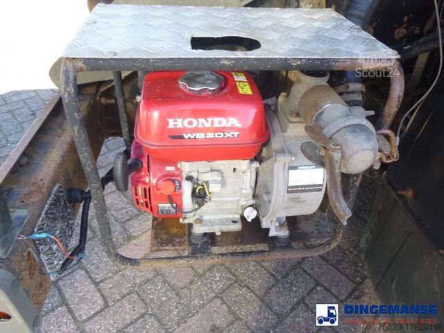 Kolkenzuiger Mercedes Axor 3236 8x4 RHD vacuum tank