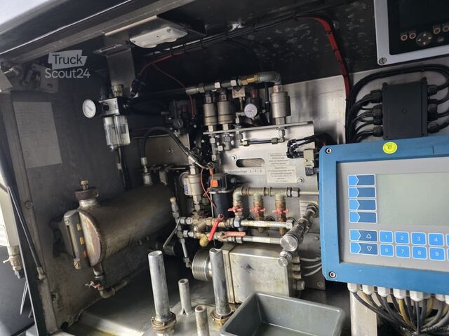 Tank kamyonu MAN TGS 26.440 6x2-4 LL TGS 26.400 6x2-4 LL, EEV, Intarder, Lenk-/Lift, L & F Tank ca. 20000l, 3 Kammern