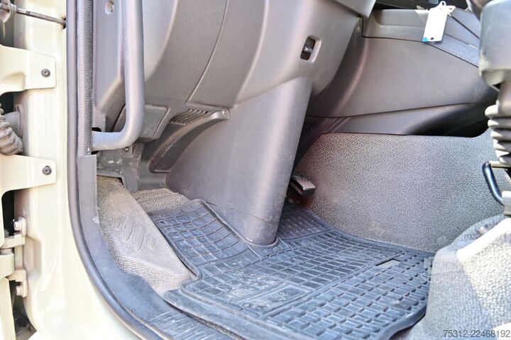 Kamion sa ravnom platformom i ceradom Renault D12.240  E6 LBW Bett Telma Blatt Luft Scheckheft