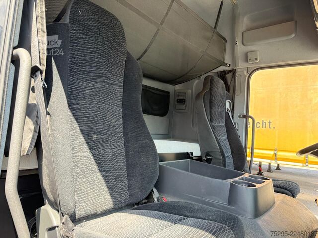 Véhicule utilitaire Mercedes-Benz Atego  1527 großes Haus 1Liege StHz Curtainsider