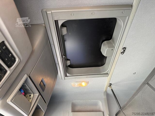 Véhicule utilitaire Mercedes-Benz Atego  1527 großes Haus 1Liege StHz Curtainsider