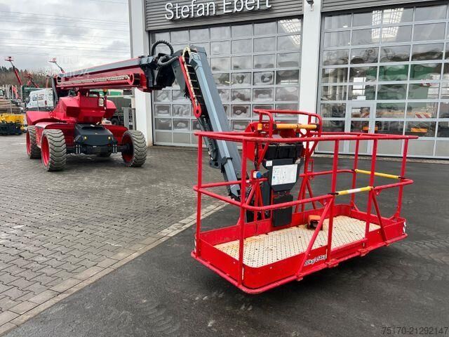 Plate-forme de travail télescopique articulée Magni DTBJ 30 RT 4x4 / 30,3m / 454kg / nur 722h