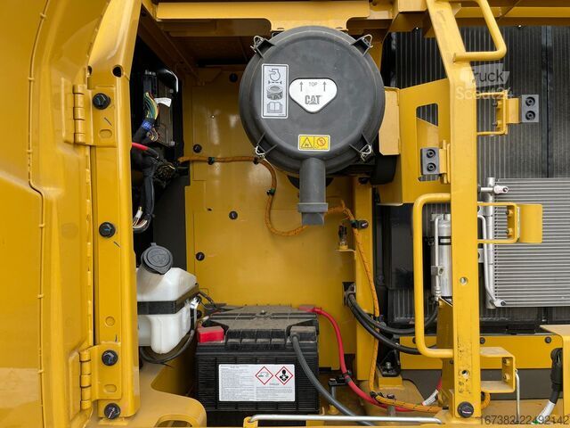 Lánctalpas kotrógép Caterpillar 323D3