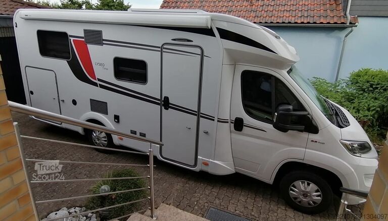 Pusiau integruotas kemperis Bürstner Lyseo Time T 690 G