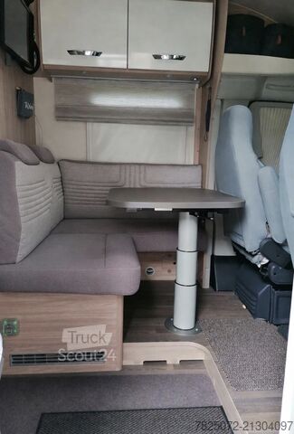 Pusiau integruotas kemperis Bürstner Lyseo Time T 690 G