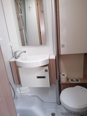 Pusiau integruotas kemperis Bürstner Lyseo Time T 690 G