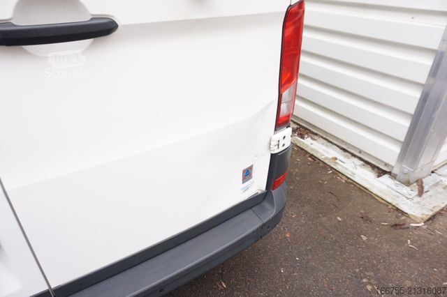 Minibus VOLKSWAGEN Crafter BUS mittellang Hochdach FWD Rampe Klima