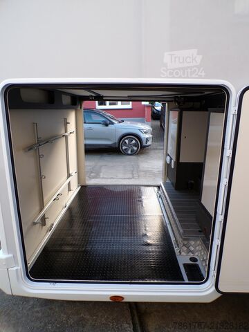 Capucine Ford 177 pk Rollerteam M 290 kronos