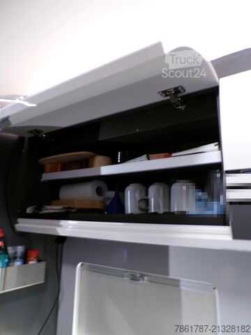 Capucine Ford 177 pk Rollerteam M 290 kronos