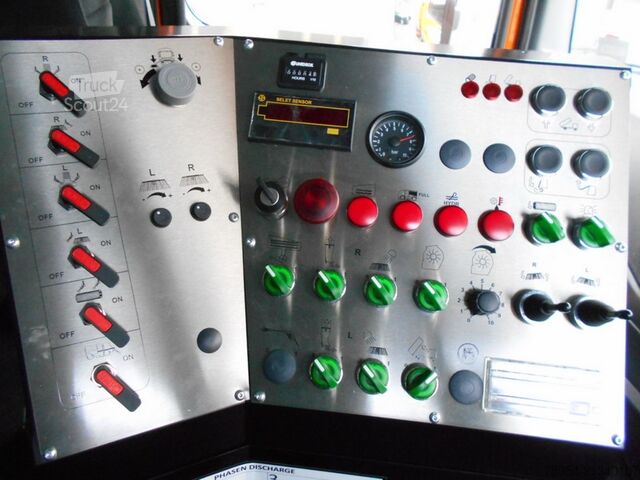 подметальная машина Mercedes-Benz Atego 1324 LKO 4x2 / Themis SHY7BD