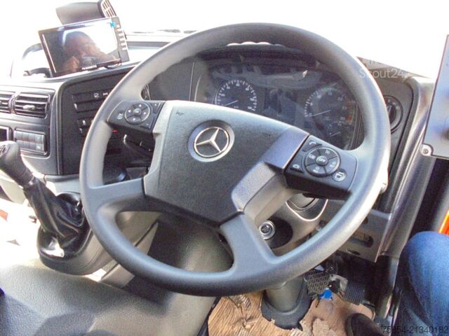 Varredora de rua Mercedes-Benz Atego 1324 LKO 4x2 / Themis SHY7BD