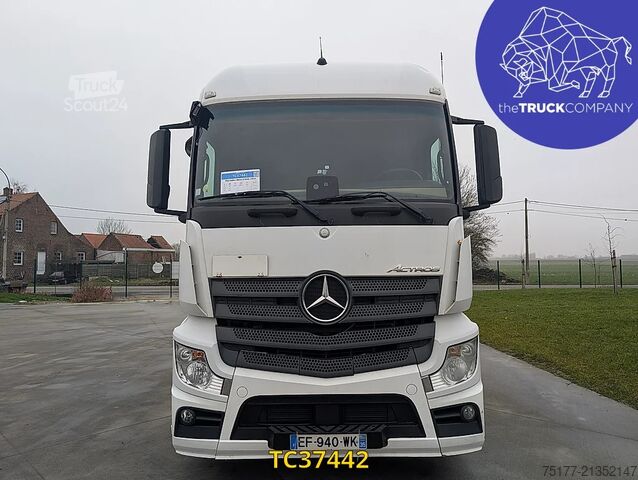 Mala Mercedes-Benz Actros 1833