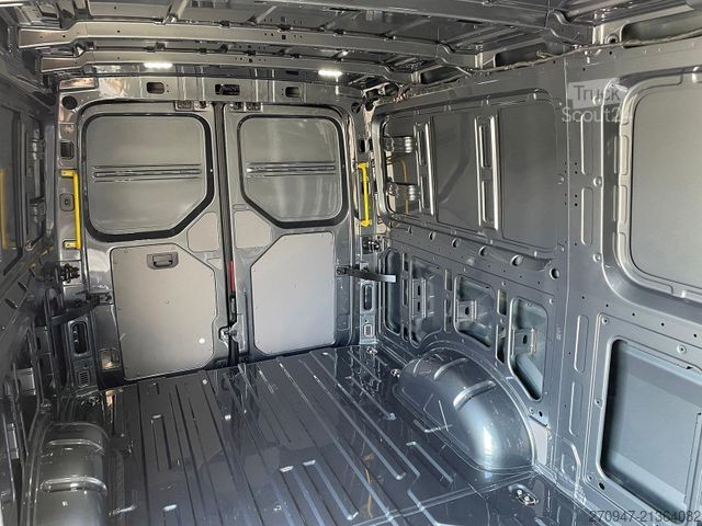 Hög tak skåpbil MAN TGE 3.200 L3H2 Kasten 4x4 Individual S ACC STHZ