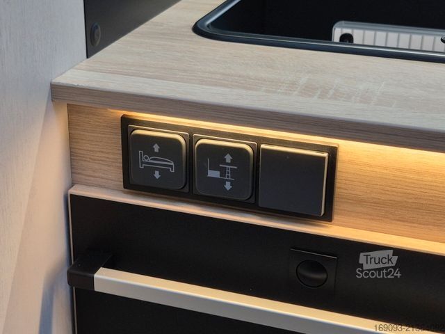 Pusiau integruotas kemperis CHAUSSON 640 Titanium Line *MJ26*Arctic*SAT+TV*165PS*Auto