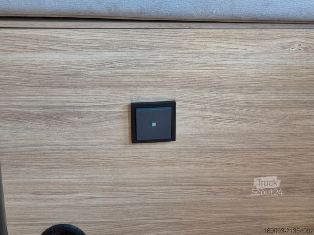 Pusiau integruotas kemperis CHAUSSON 640 Titanium Line *MJ26*Arctic*SAT+TV*165PS*Auto