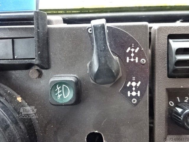 Camião de plataforma MERCEDES-BENZ Unimog U 1300 L Turbo OM 366 Pritsche 4x4