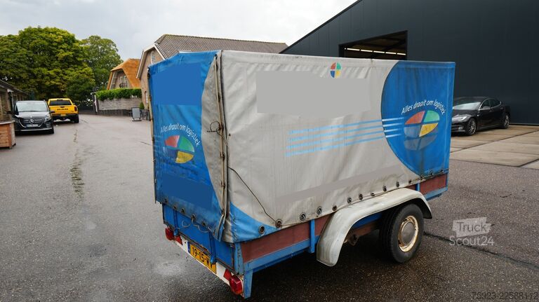 ¡Remolque Taurpalin EQUIPE con eje roto! EQUIPE Taurpalin trailer broken axle!