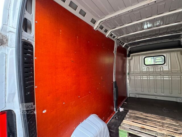 شاحنة بانل FIAT Ducato Maxi 35 180 L4H2 *Automatik*