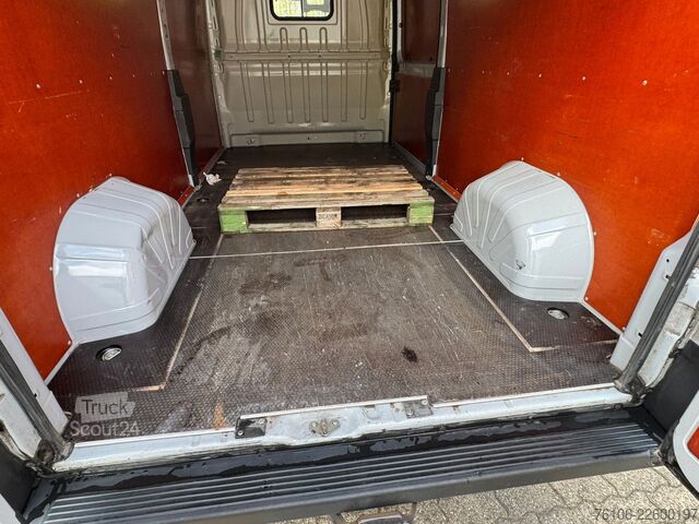 شاحنة بانل FIAT Ducato Maxi 35 180 L4H2 *Automatik*