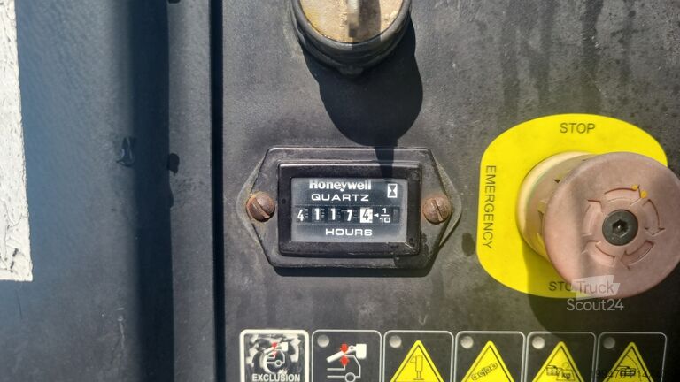 Sunkvežimiu montuojama antžeminė darbo platforma Isoli PT200 on Nissan NT400