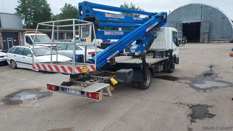 Platforma de lucru aeriană montată pe camion Isoli PNT220NLX on Nissan NT400