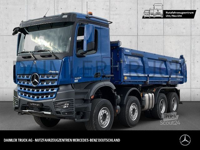 Kolmisivuinen kippiauto Mercedes-Benz Arocs 3253 K 8x4/4 Meiller TRIGENIUS Bordmatik