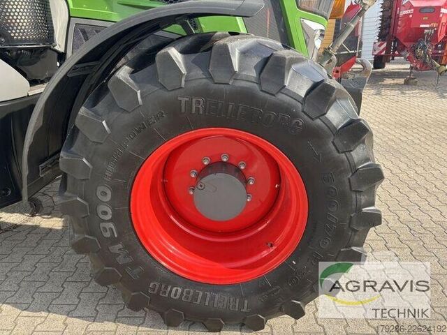 Tractor Fendt 828 VARIO S4