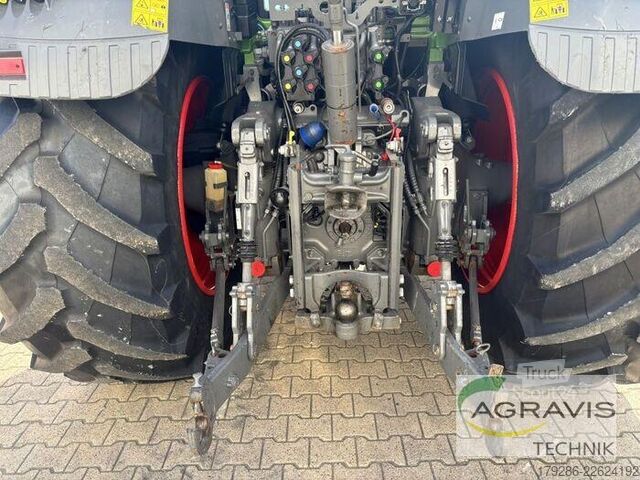 Tractor Fendt 828 VARIO S4