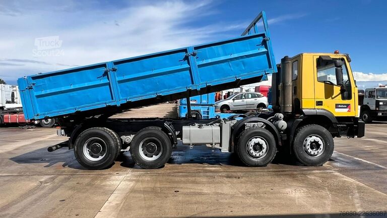 Kiper tovornjak Iveco EUROTRAKKER 340 E 34 (POMPE MANUELLE / LAMES / ...