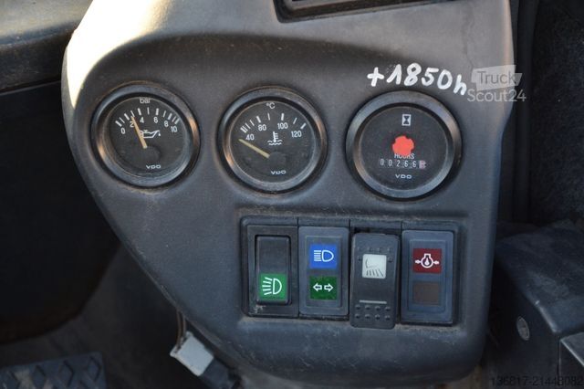 Chariot élévateur frontal LINDE H140D/02