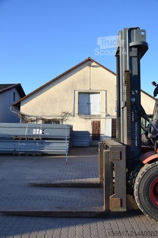 Chariot élévateur frontal LINDE H140D/02