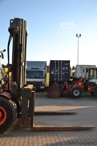 Chariot élévateur frontal LINDE H140D/02