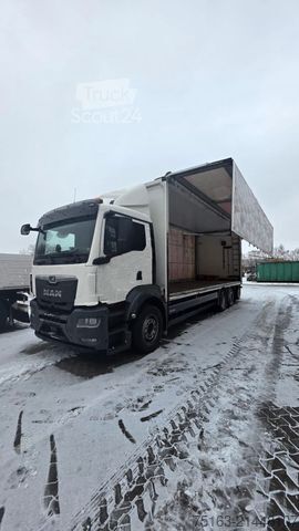 Camion plateau avec bâche MAN TGS  26.430 6x2-4 LL Wingliner inkl. Stapler