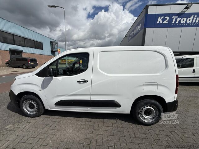 Yüksek tavanlı istasyon vagonu Citroën Berlingo 1.2 PureTech Club