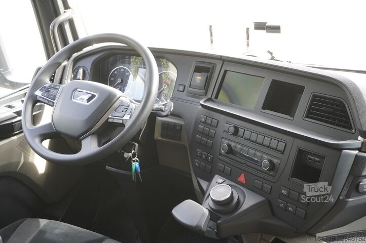 Sada plošiny s jeřábem MAN TGX 26.470 6x2-4 / 30 tho. km!!! / Atlas