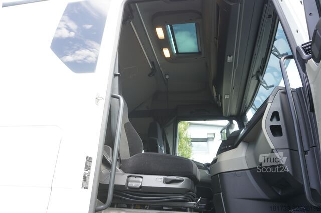 Sada plošiny s jeřábem MAN TGX 26.470 6x2-4 / 30 tho. km!!! / Atlas