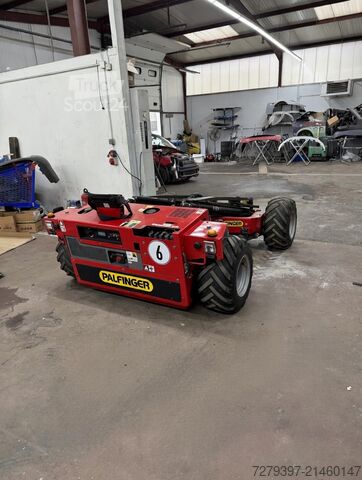 Chariot élévateur tout-terrain embarqué PALFINGER BM 214