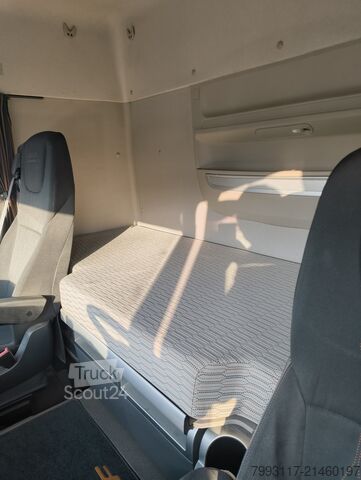 Sunkvežimis ir priekaba DAF XF 106