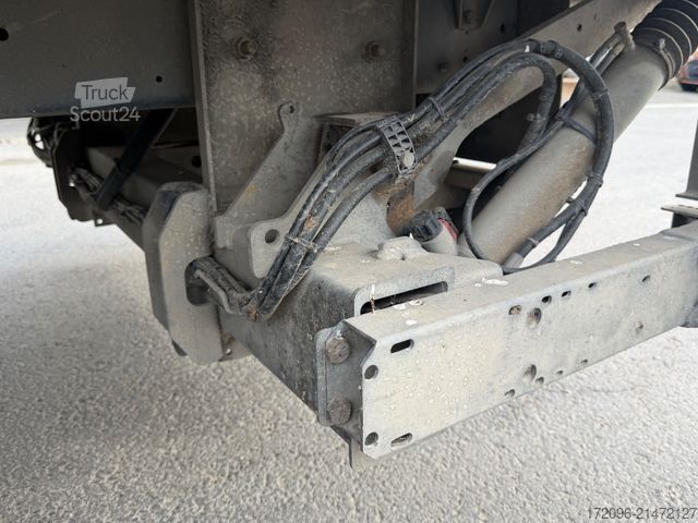 Vrachtwagen met bakwagen IVECO Daily 70c18 HiMatic Luft, Euro6, Lbw. Koffer